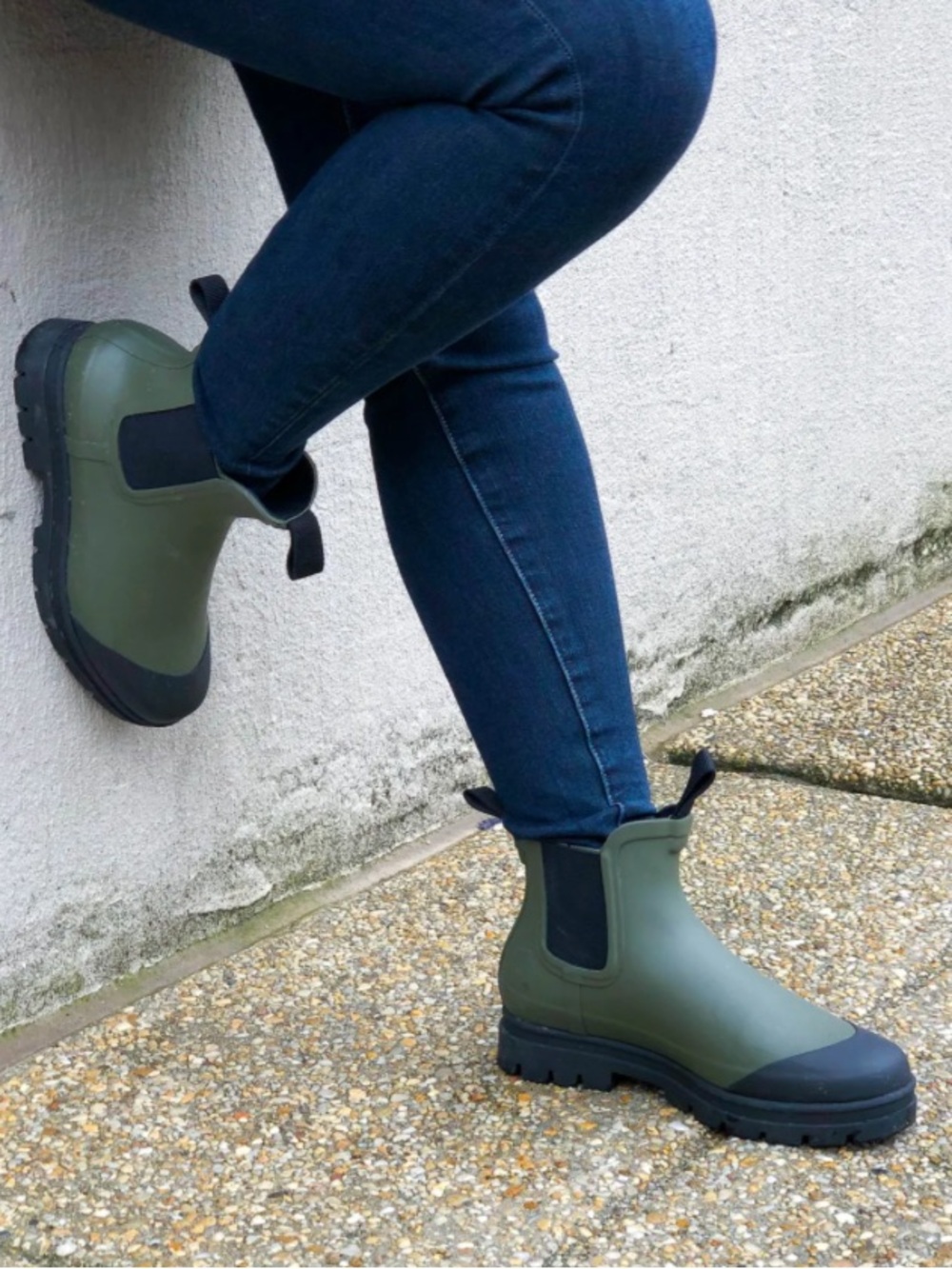 Everlane The Rain Boot Size 10 Matte Olive Green Chelsea Ankle Boots Worn Once